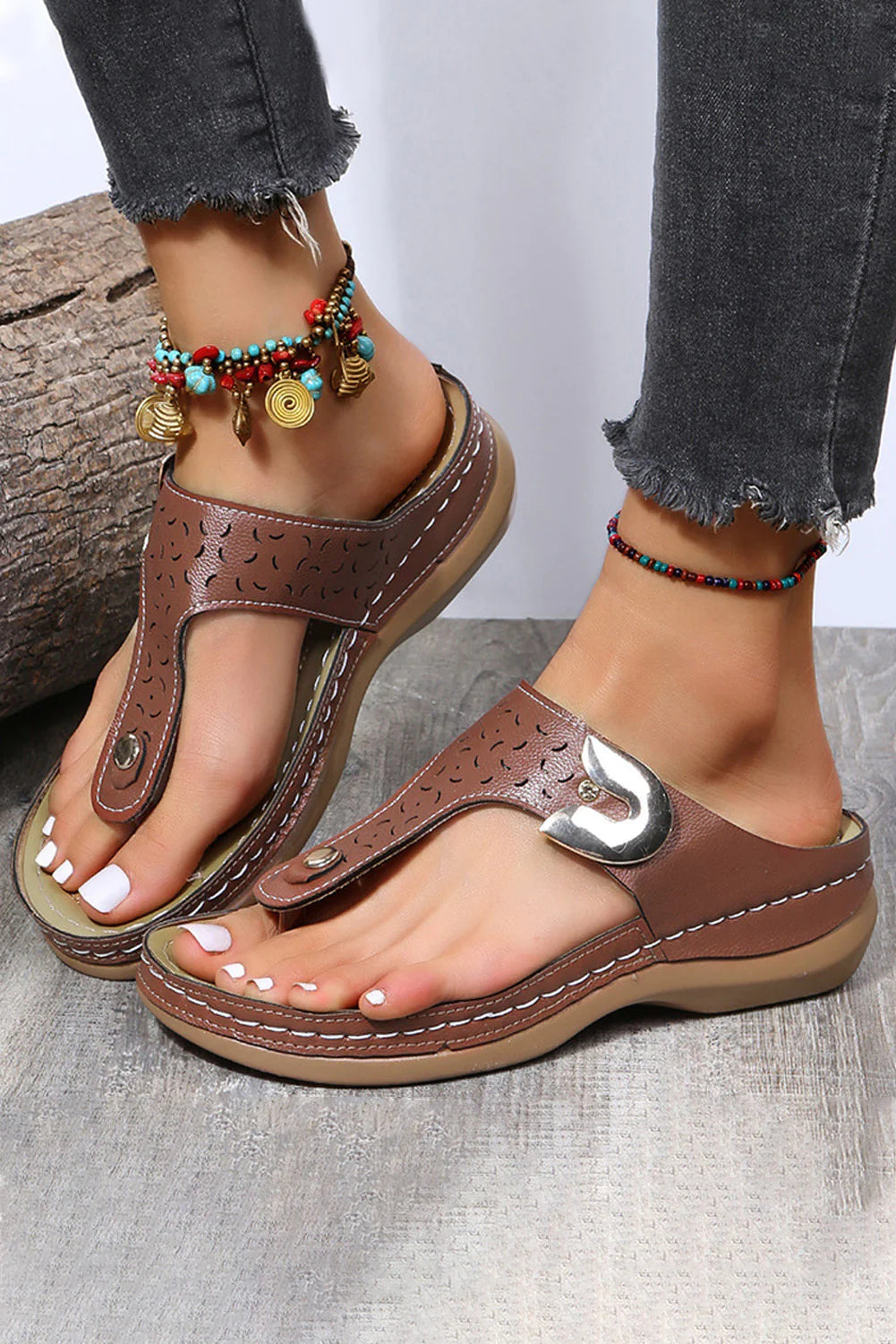 Women's Brown Sandals w/ Cut detailing