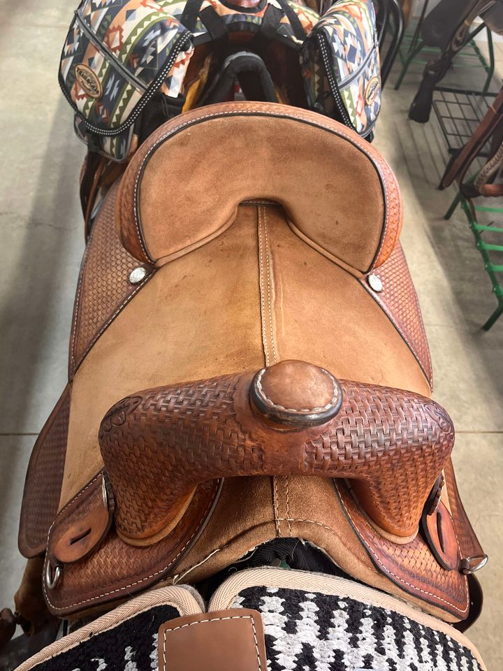 Used 15.5" Bob Marshall Treeless Saddle