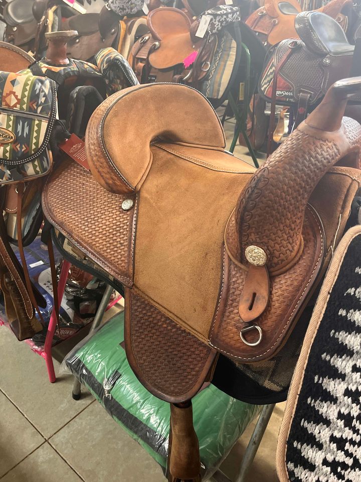 Used 15.5" Bob Marshall Treeless Saddle