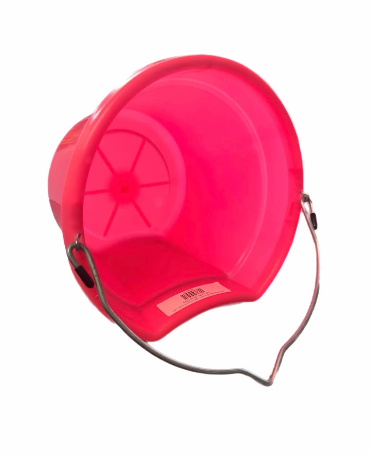 K&D Equestrian 8 Qt. Flat Back Bucket