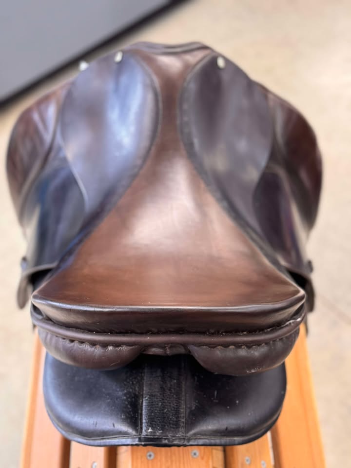 Used 17.5" English Saddle & Pad