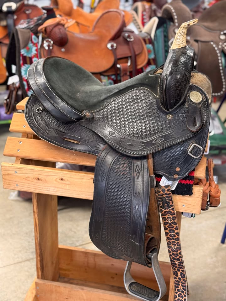 15" Great Plains Saddle