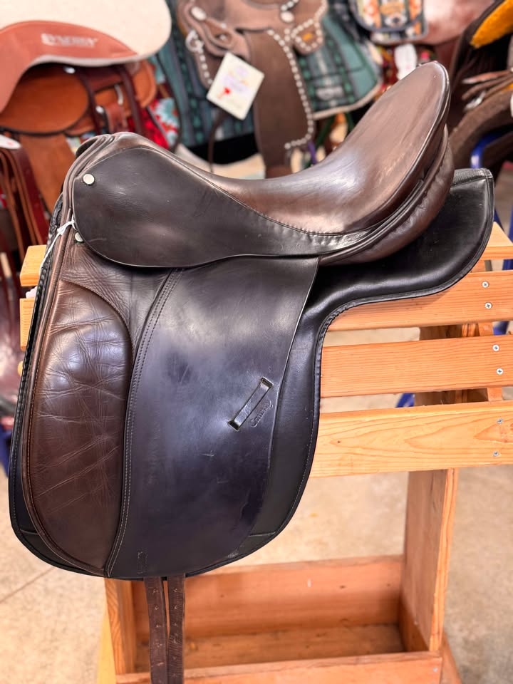 Used 17.5" English Saddle & Pad