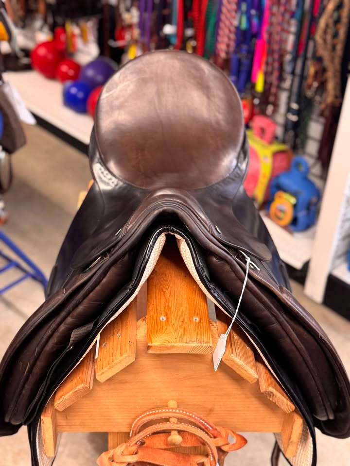 Used 17.5" English Saddle & Pad