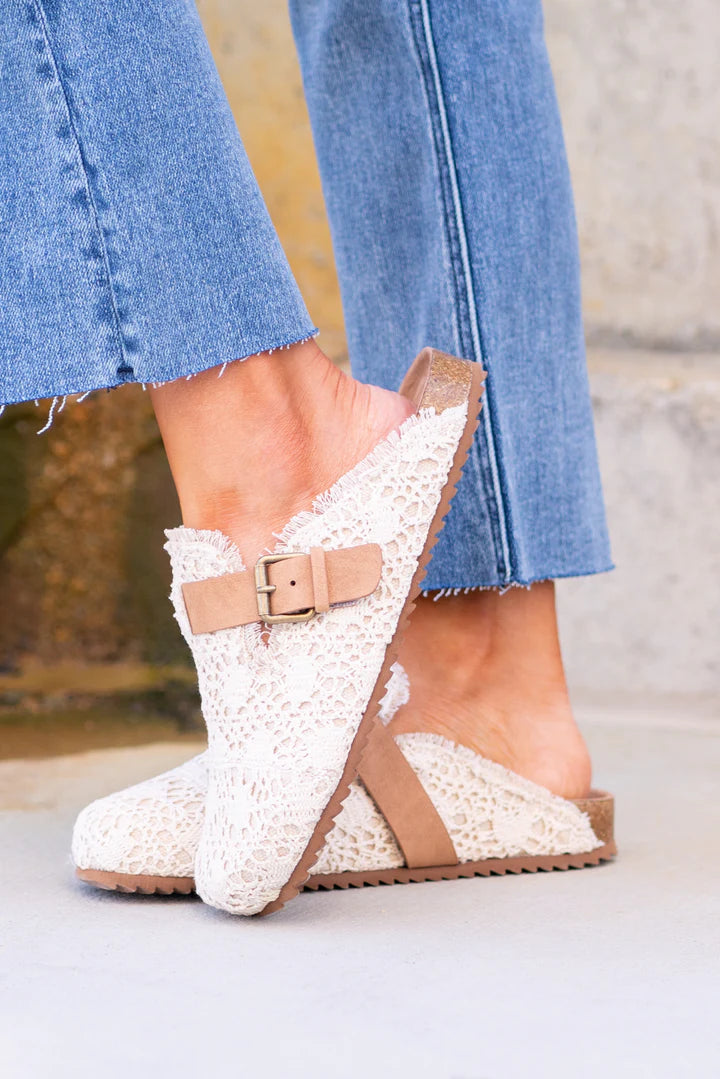 Women's 'Shilo' Cream Lace Slip-on Shoes