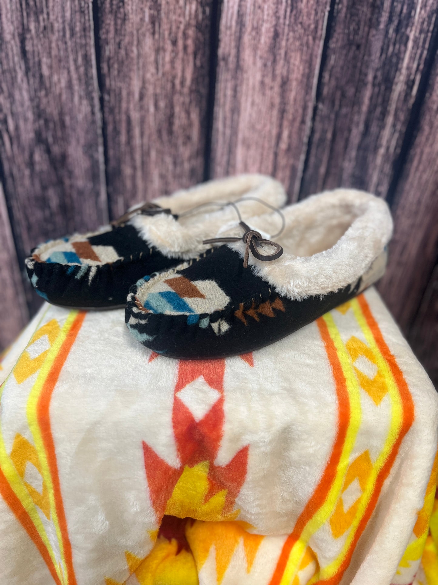 Women's Multi-color 'Lexi' Moccasin-style Slipper