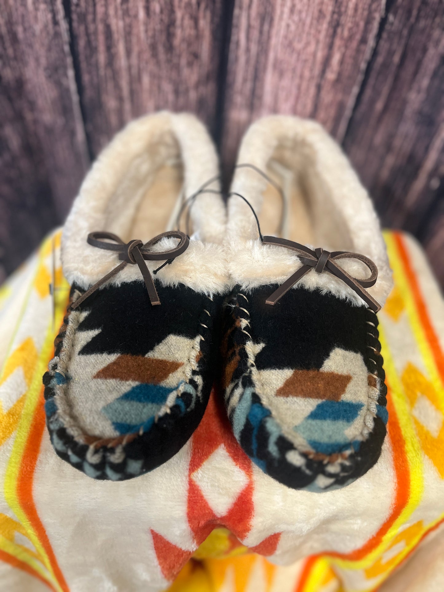Women's Multi-color 'Lexi' Moccasin-style Slipper