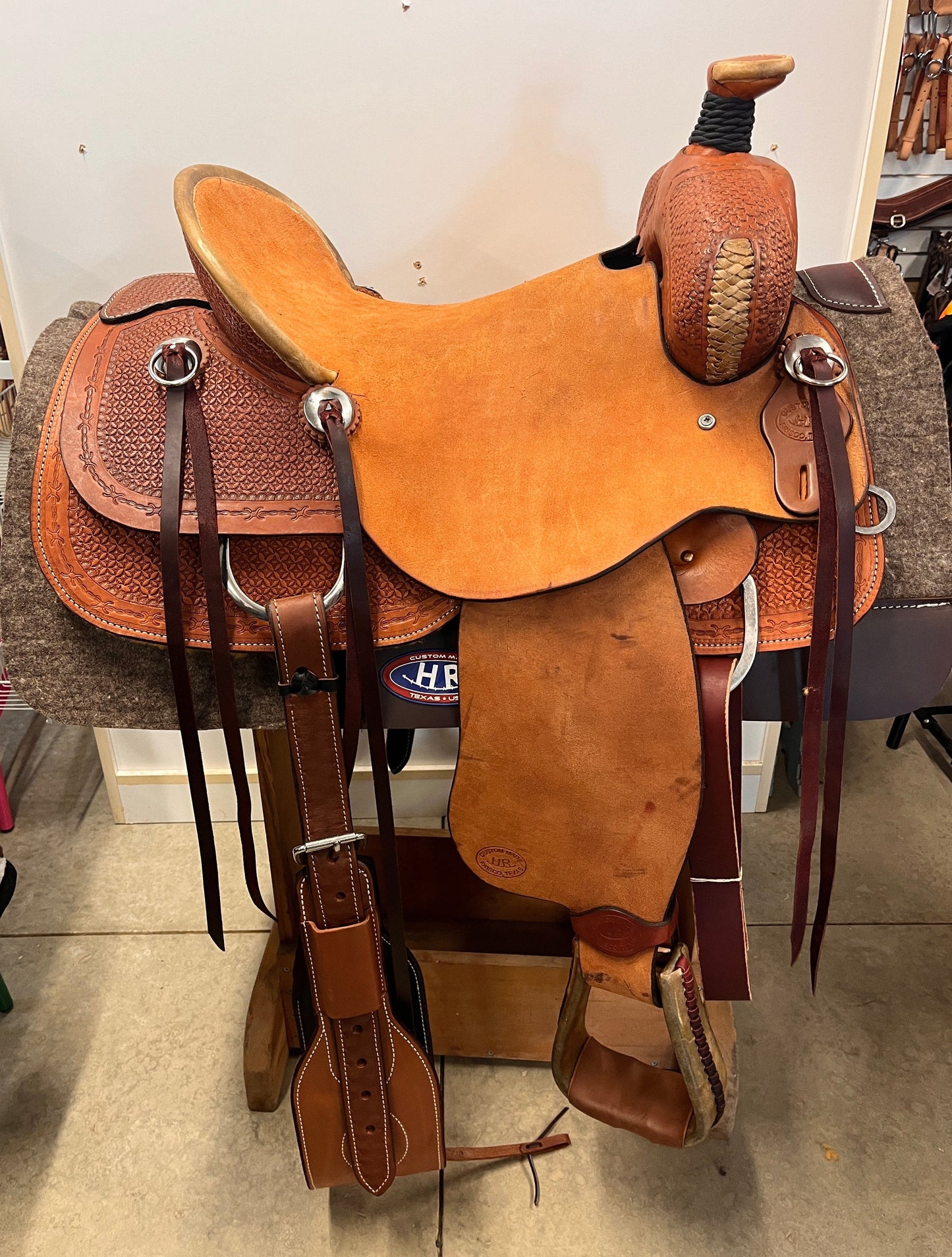 16" HR Saddlery Association Ranch Saddle