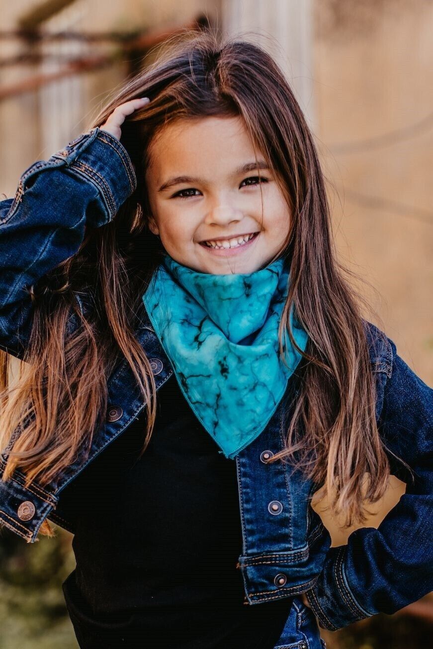 Youth girl's 20" x 20" Wild Rag