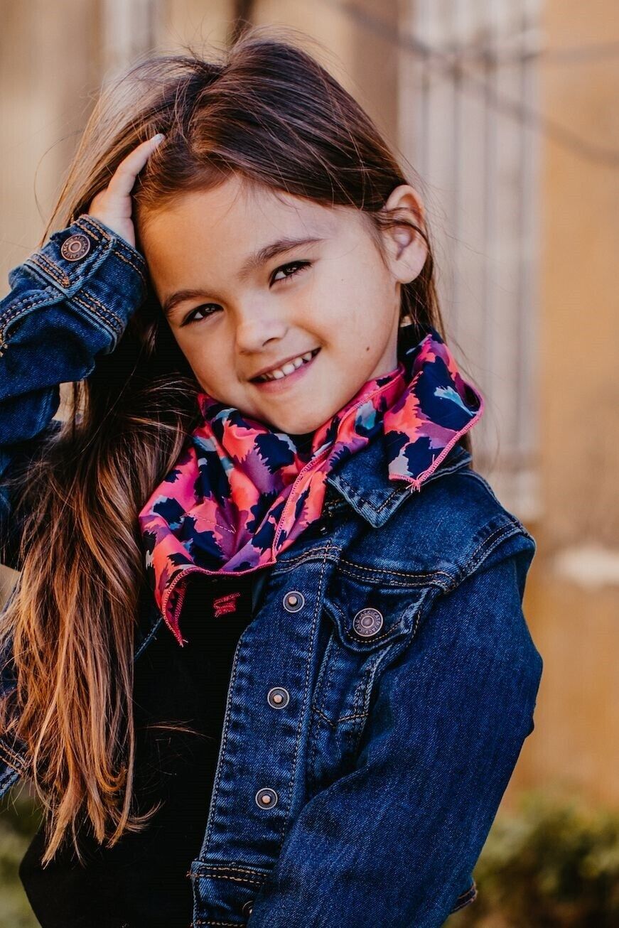 Youth girl's 20" x 20" Wild Rag