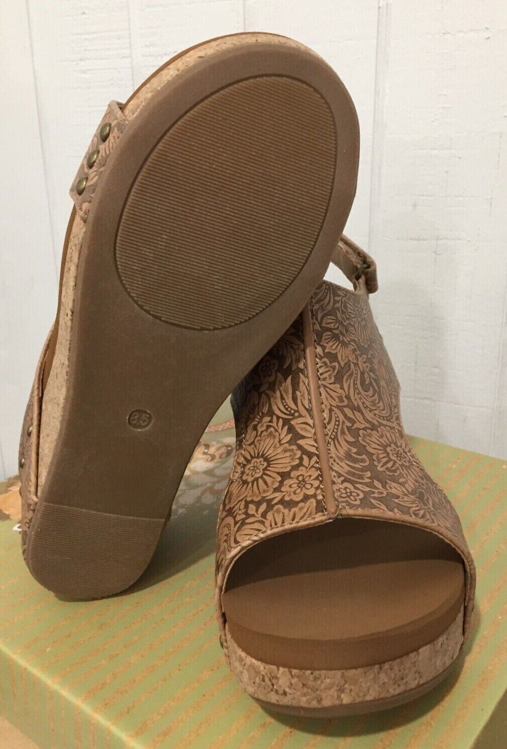 Women's Very G Tooled 'Liberty' Wedge Sandals