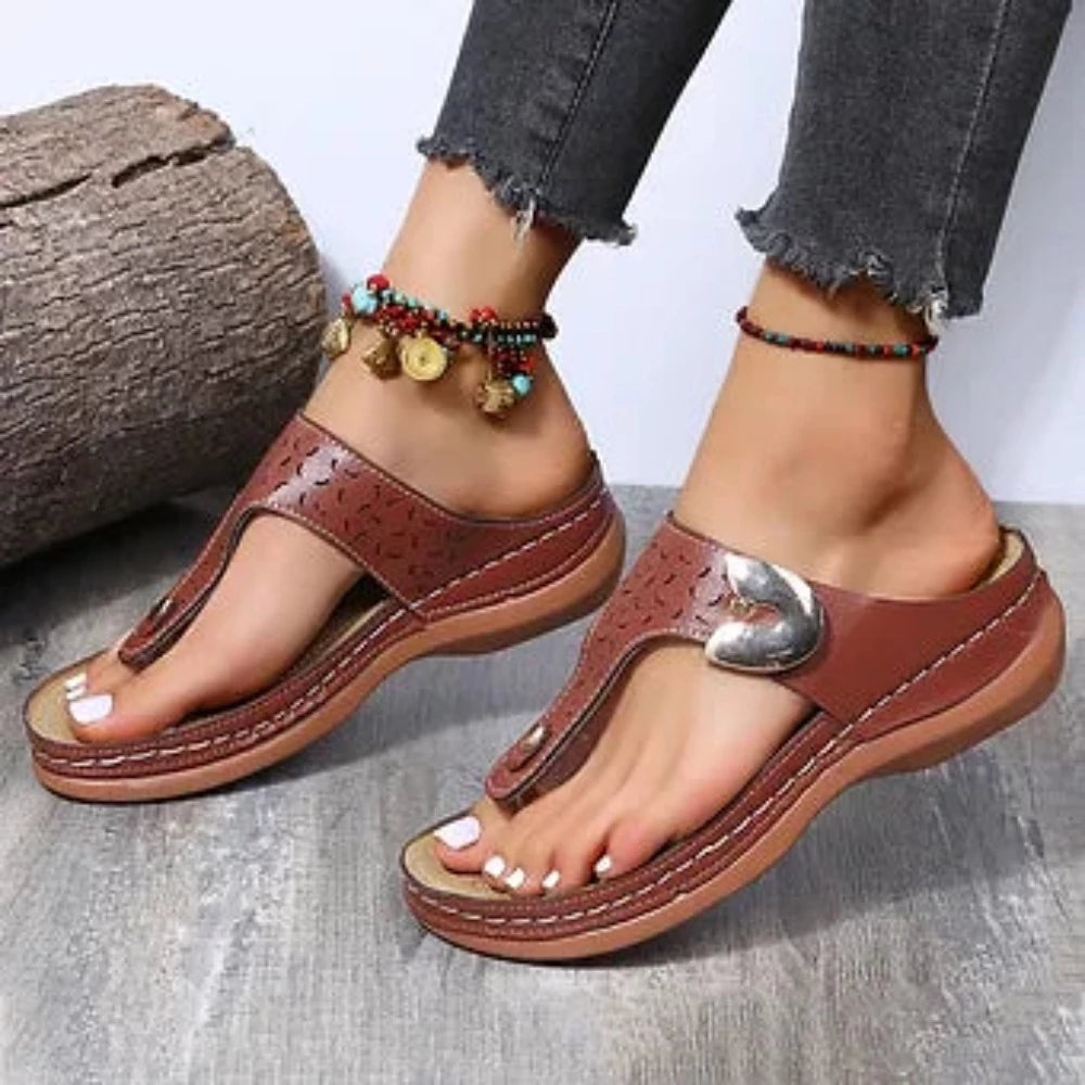Women's Brown Sandals w/ Cut detailing