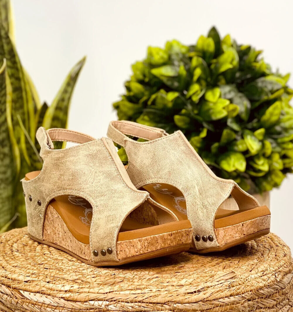 Women's Very G Cream & Tan 'Liberty' Wedge Open Toe Sandal