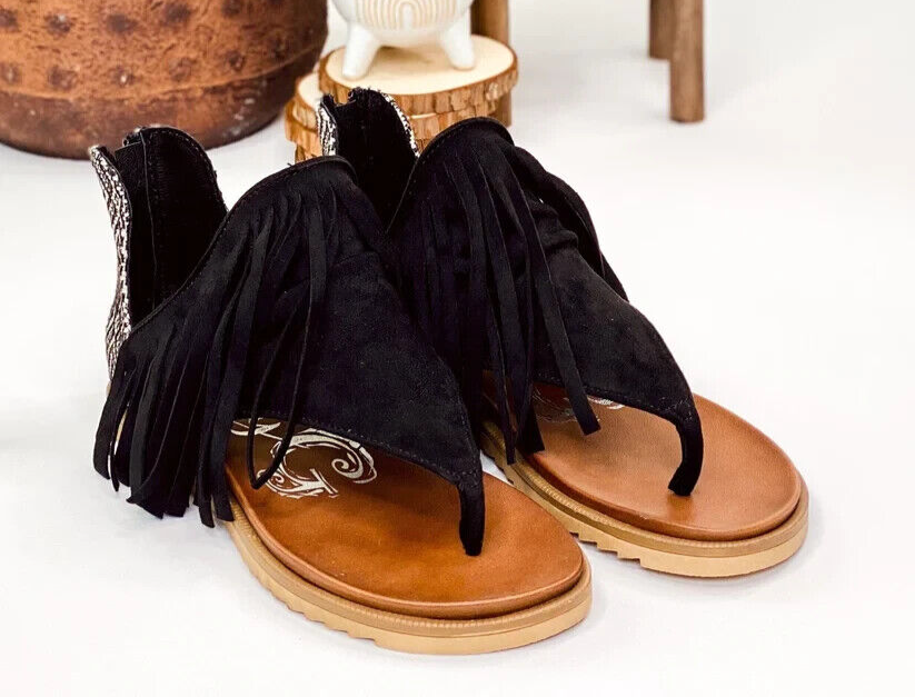 Very G Ritual Sandals in Black