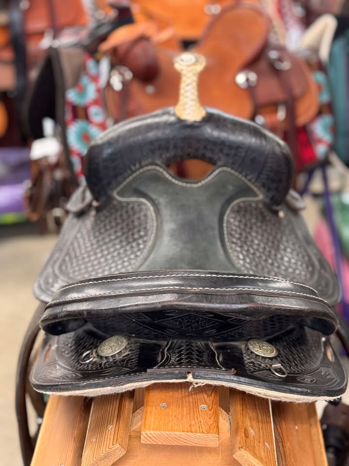 15" Great Plains Saddle