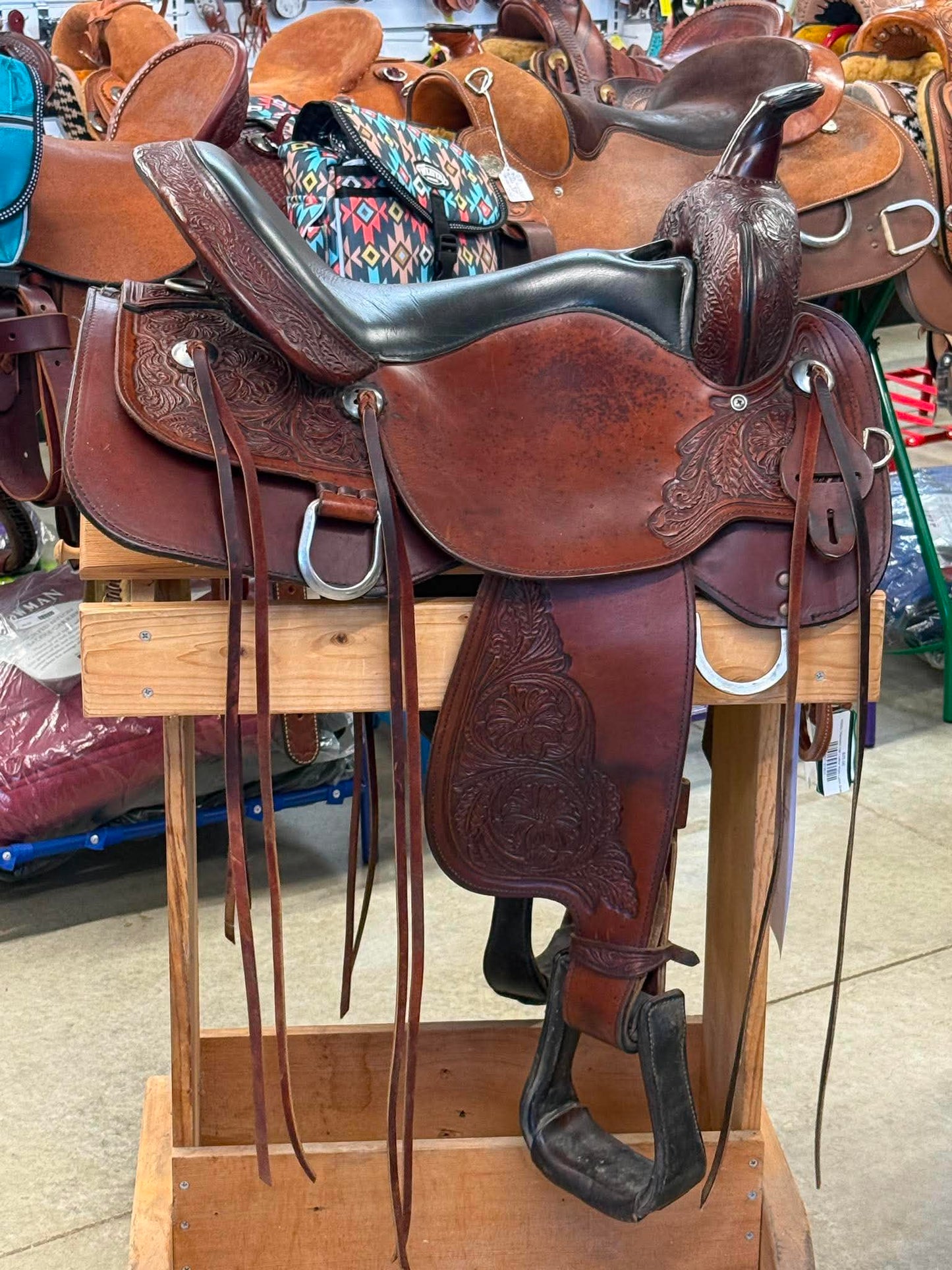 Used 16" Circle Y High Horse Trail Saddle