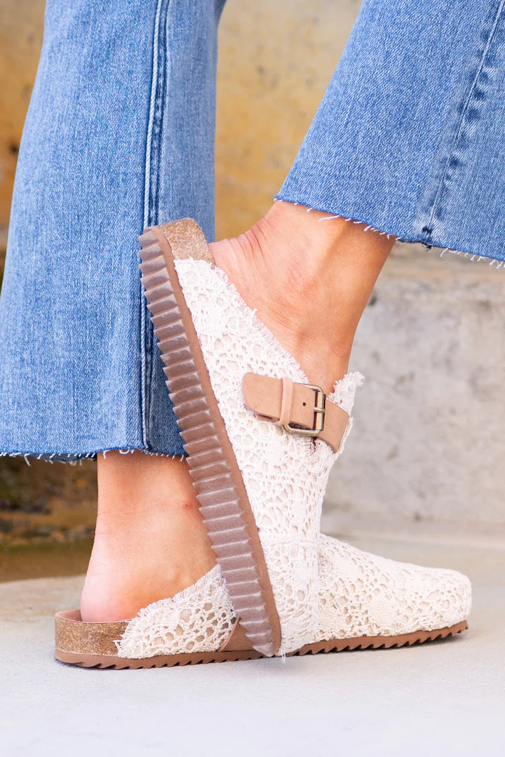 Women's 'Shilo' Cream Lace Slip-on Shoes