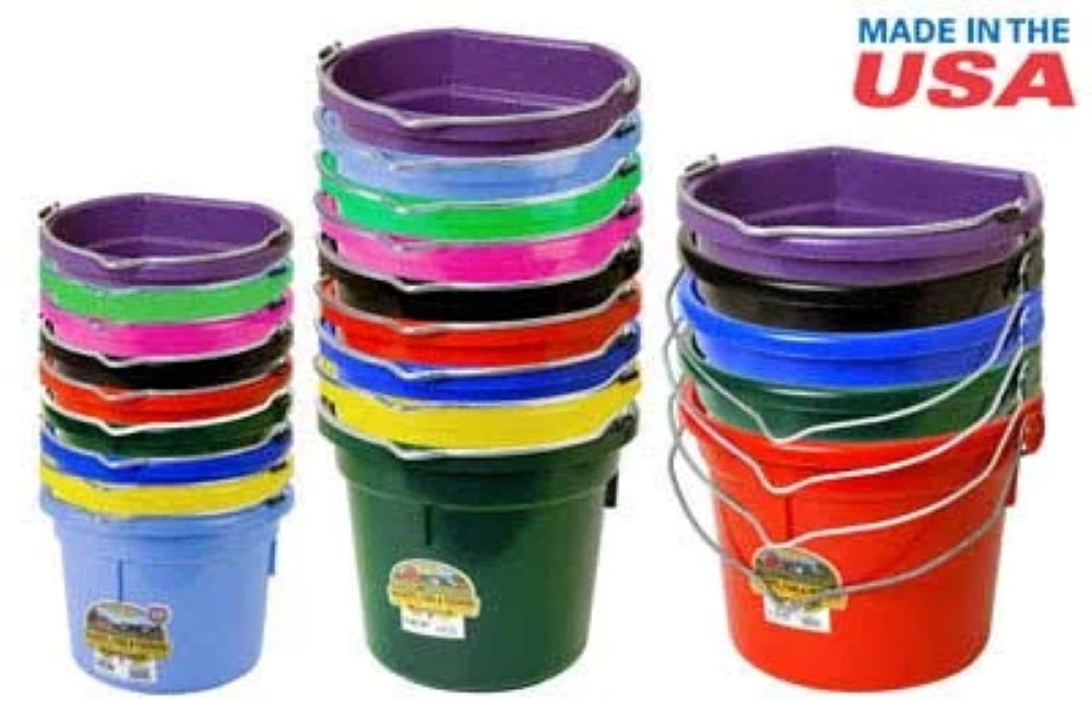 DuraFlex Plastic Flatback Water Feed Bucket 20 Qt