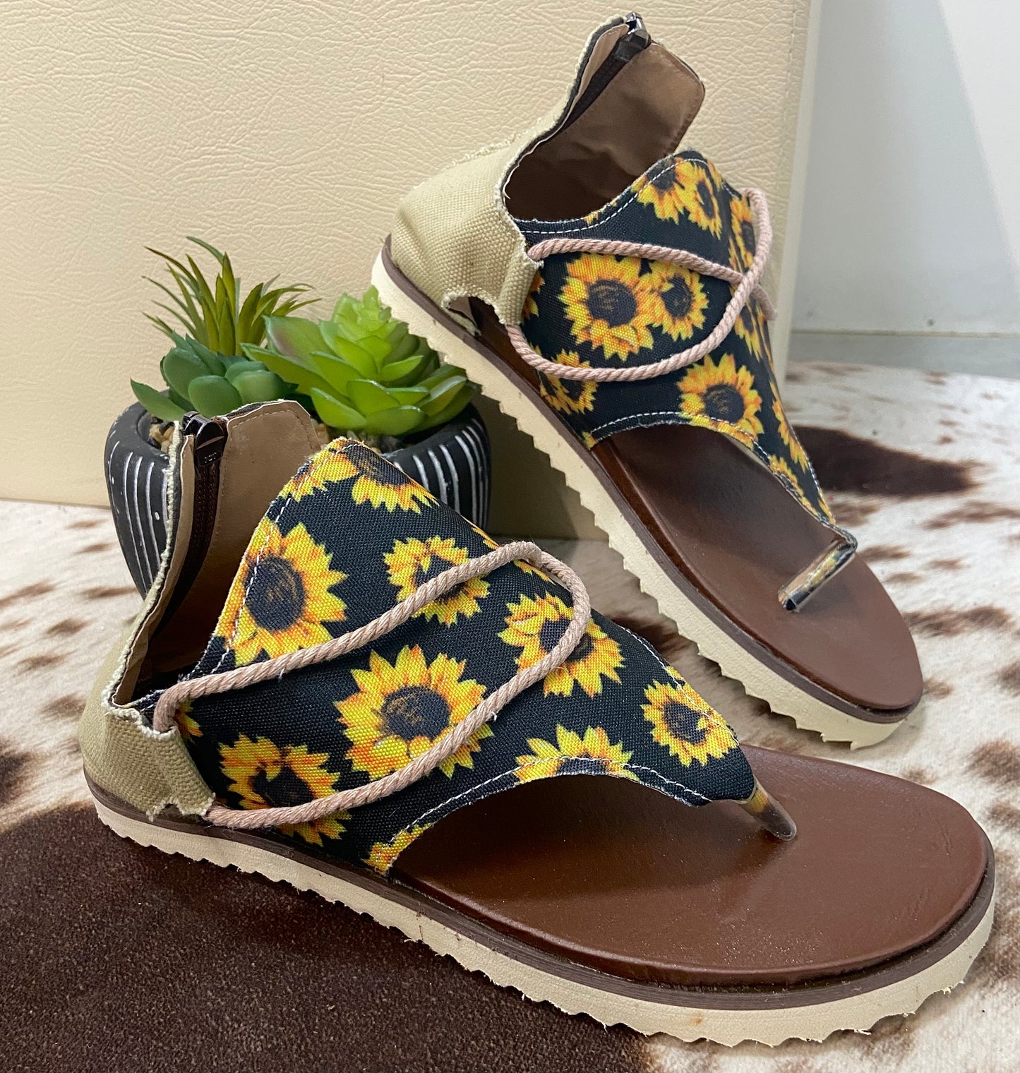 Women's Sunflower Summer Sandals w/ Zipper