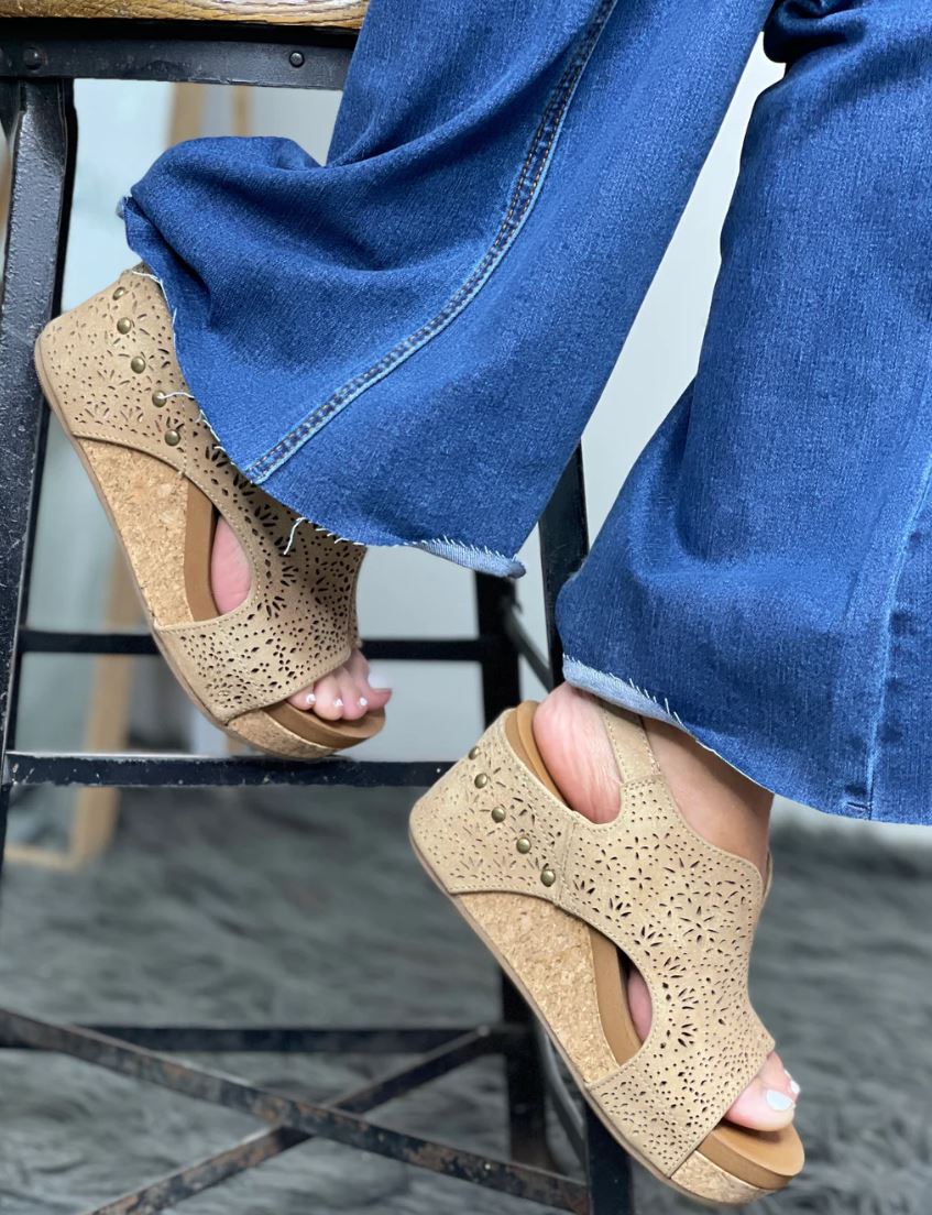 Very G 'Free Fly' Wedge Sandal in Nude